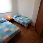 In 39046 شقة *