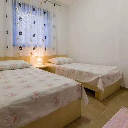 Appartement In 39046